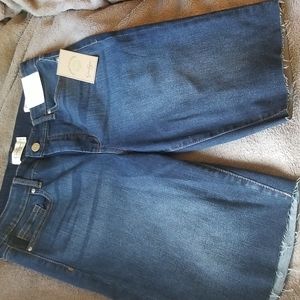 Jessica Simpson Bermuda shorts